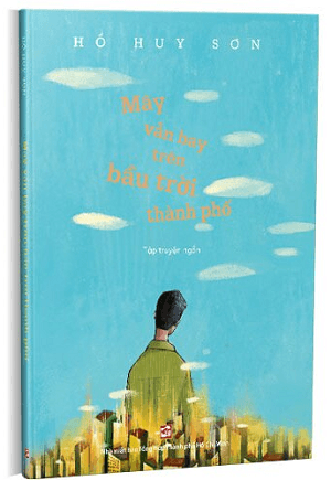 Mây Vẫn Bay Trên Bầu Trời Thành Phố