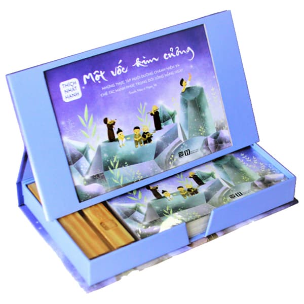 Sách Một Vốc Kim Cương - Phiên Bản Hộp Gỗ Màu Xanh - Thích Nhất Hạnh