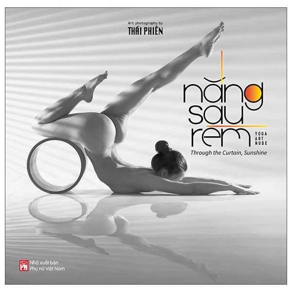 Sách Nắng Sau Rèm - Through The Curtain, Sunshine - Bìa Cứng - Thái Phiên