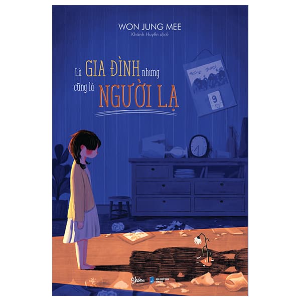 Sách Là Gia Đình Nhưng Cũng Là Người Lạ