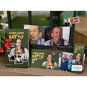 (Bìa mềm, Tặng kèm Bookmark, Postcard) CÁNH CHIM BẤT TỬ - Câu chuyện về người phi công huyền thoại Nguyễn Văn Bảy - Waka - 